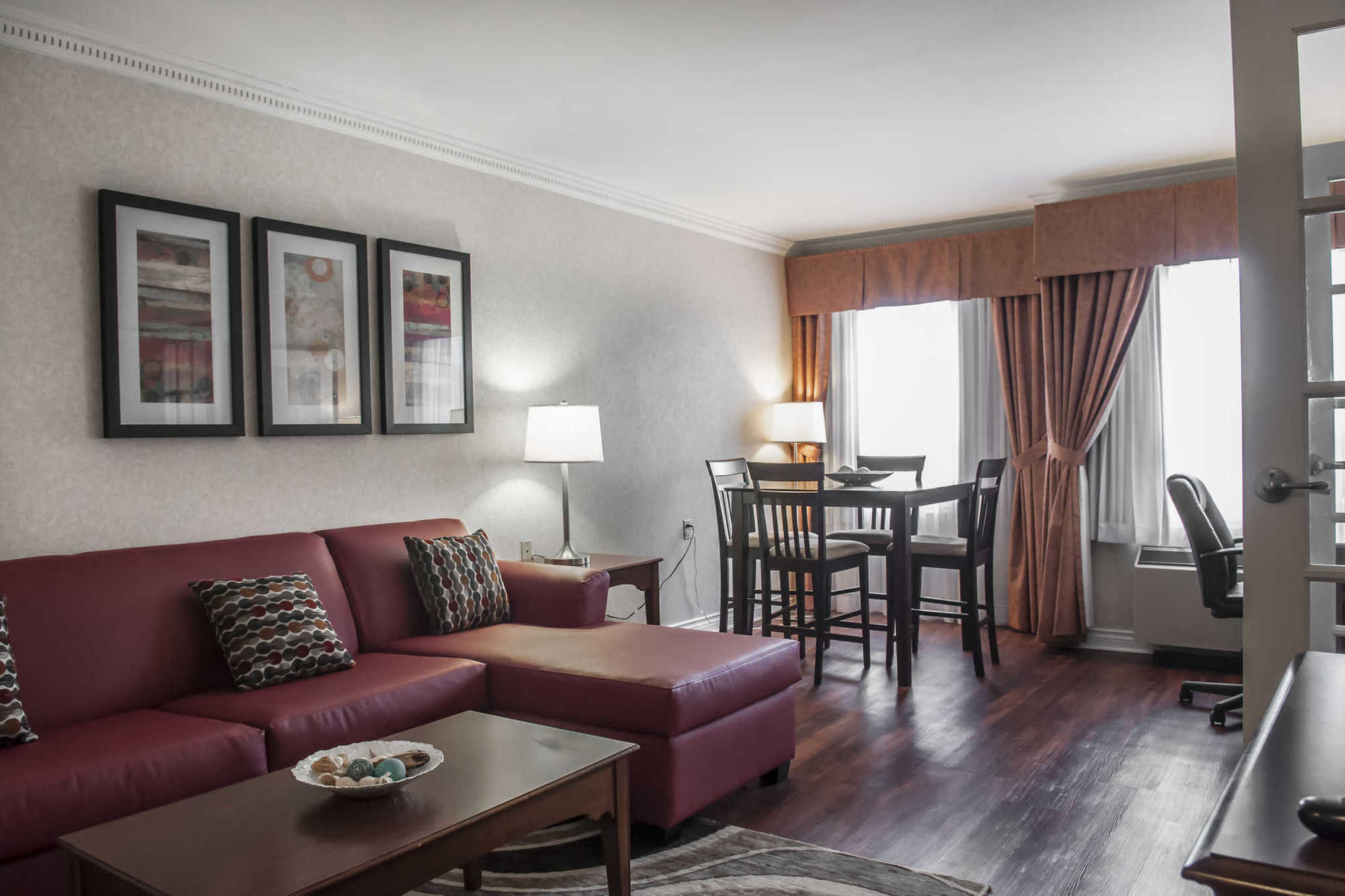 Quality Inn Airport West Mississauga Room photo